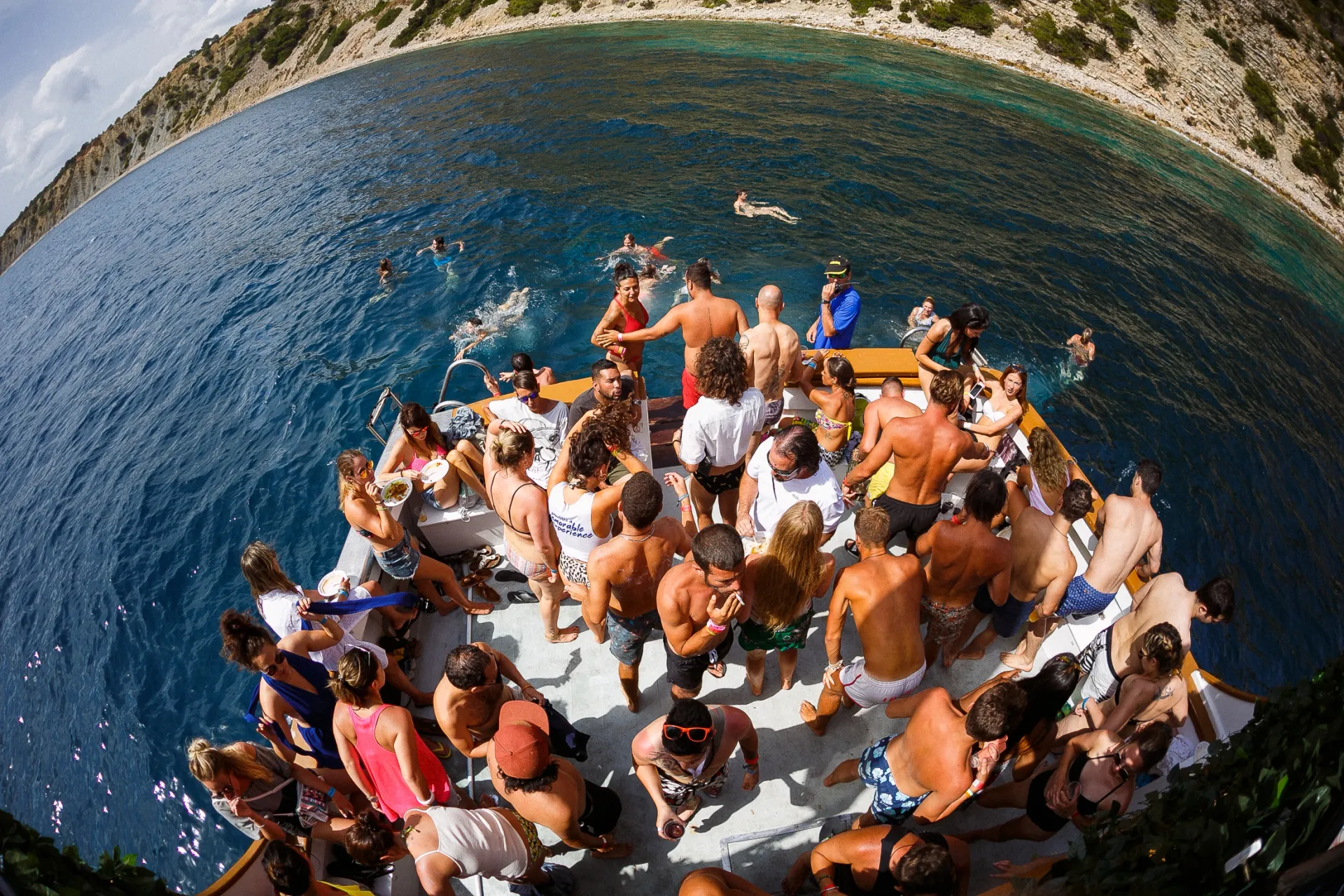 Las mejores actividades acuáticas en Blanes y la Costa Brava